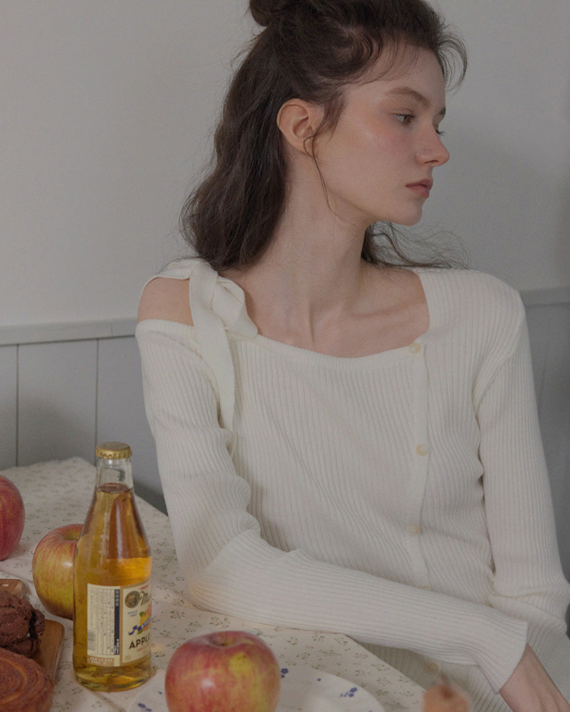 Late One-Shoulder Strap Asymmetrical Knit Chikkuz n/a.