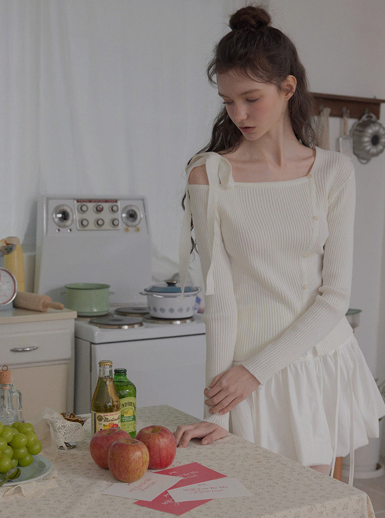 Late One-Shoulder Strap Asymmetrical Knit Chikkuz n/a.