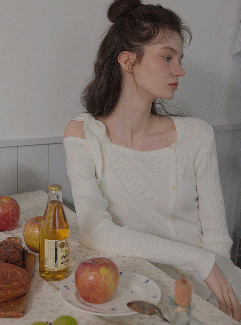 Late One-Shoulder Strap Asymmetrical Knit Chikkuz n/a.