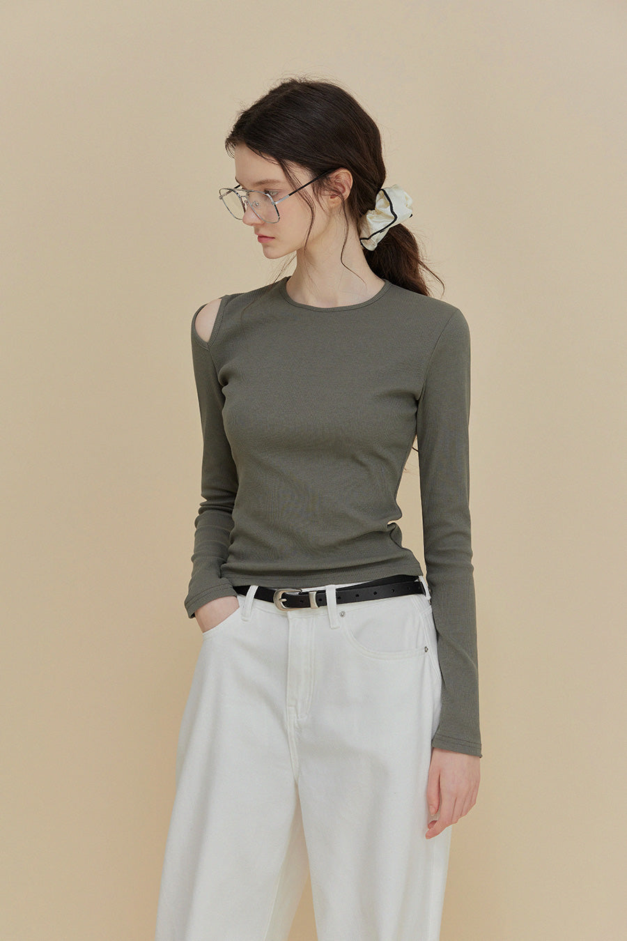 Stun Shoulder Cut-Off T-Shirt  Chikkuz  n/a.