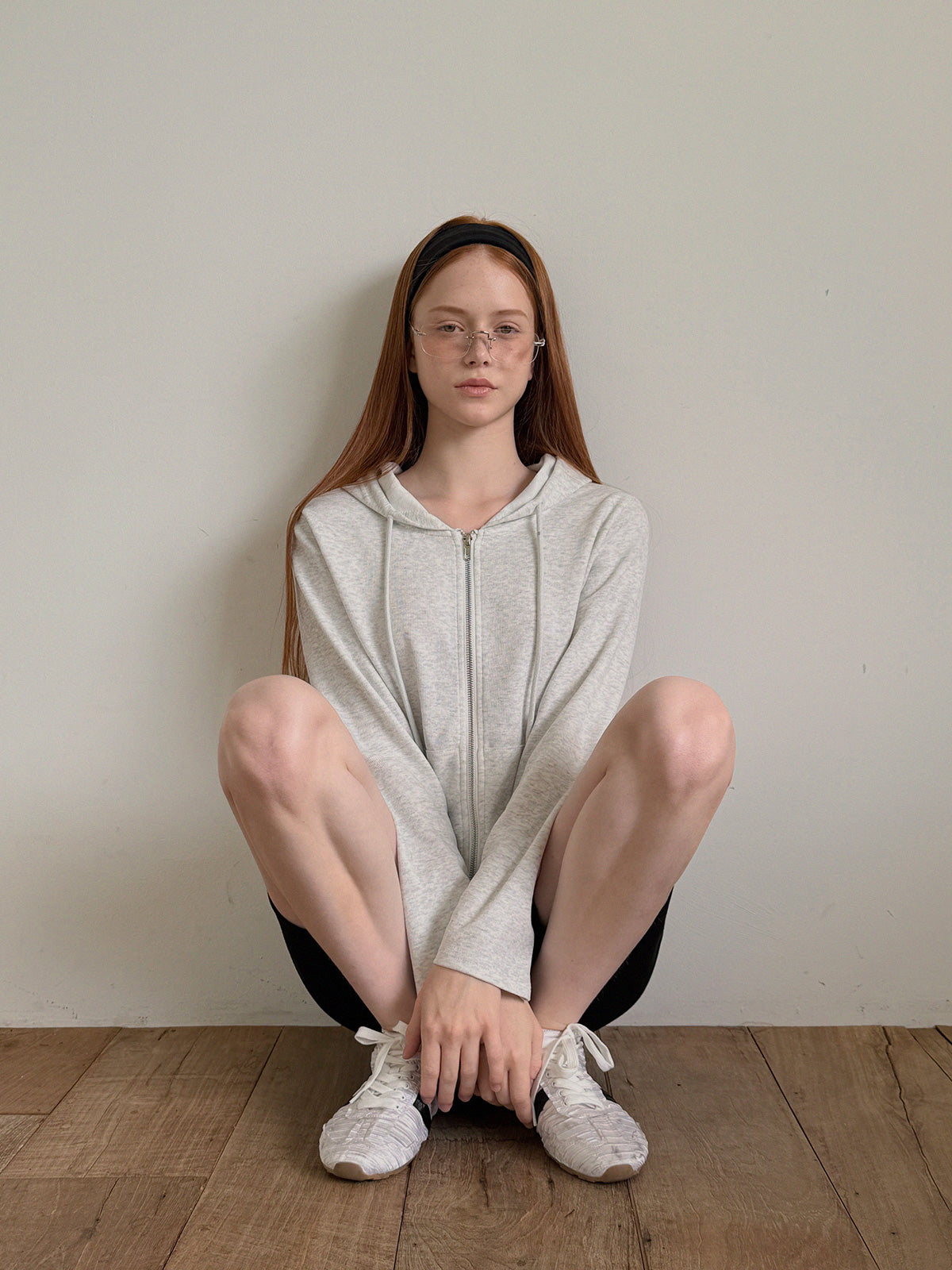 Baeky Round Hood Zip-Up  Chikkuz  n/a.